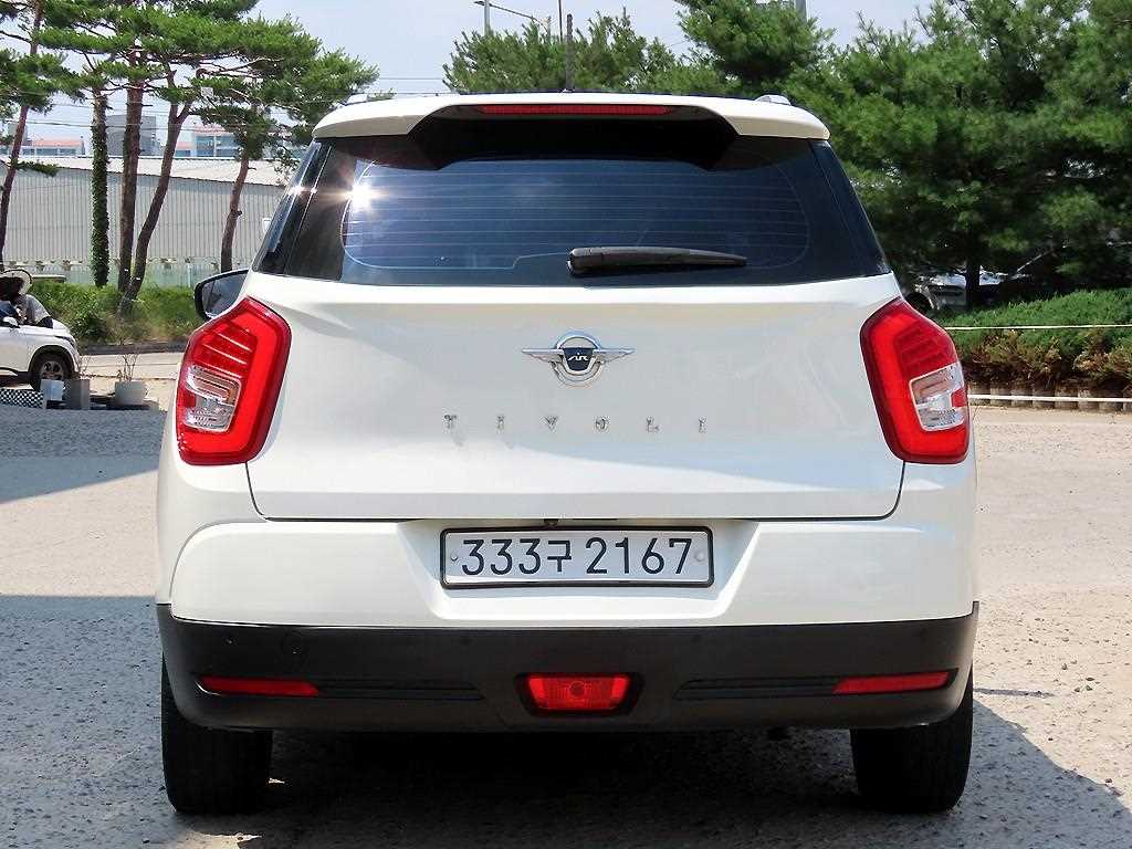 Ssangyong Tivoli - Vista 4