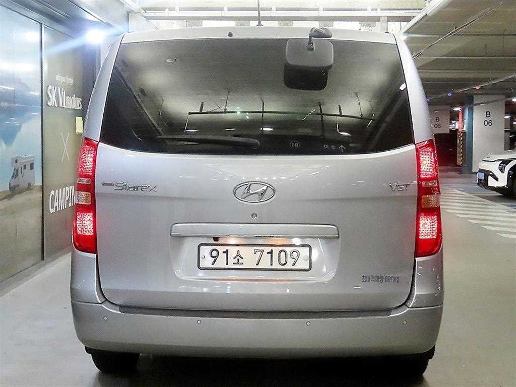 HYUNDAI Starex - Vista 5