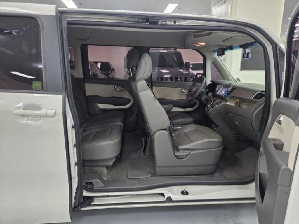 KIA Ray - Vista 5