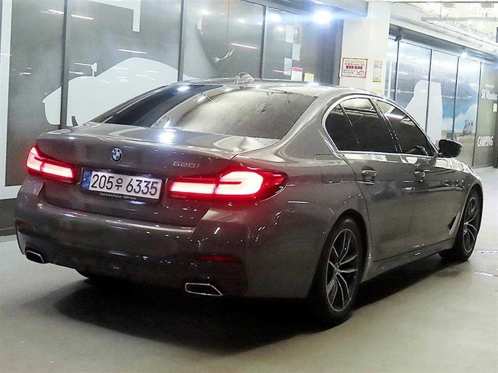 BMW 5 Series - Vista 4