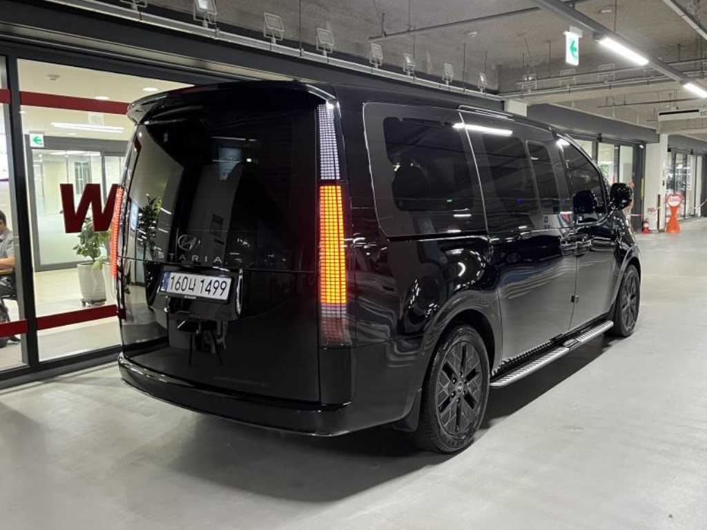 HYUNDAI Staria - Vista 5