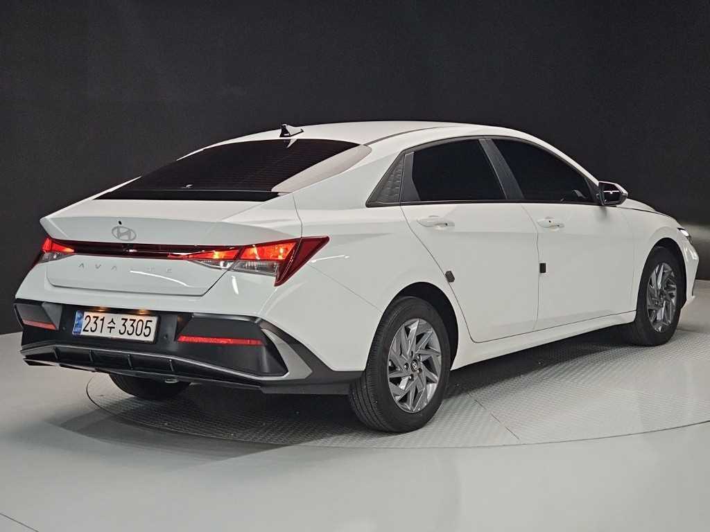 HYUNDAI Avante - Vista 4