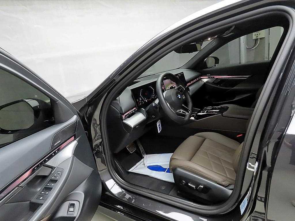 BMW 5 Series - Vista 5