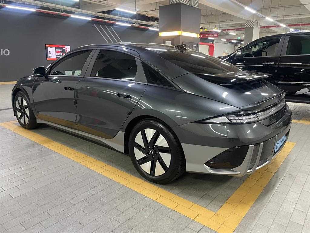 HYUNDAI Ioniq 6 - Vista 4