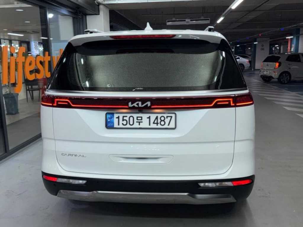 KIA Carnival - Vista 5