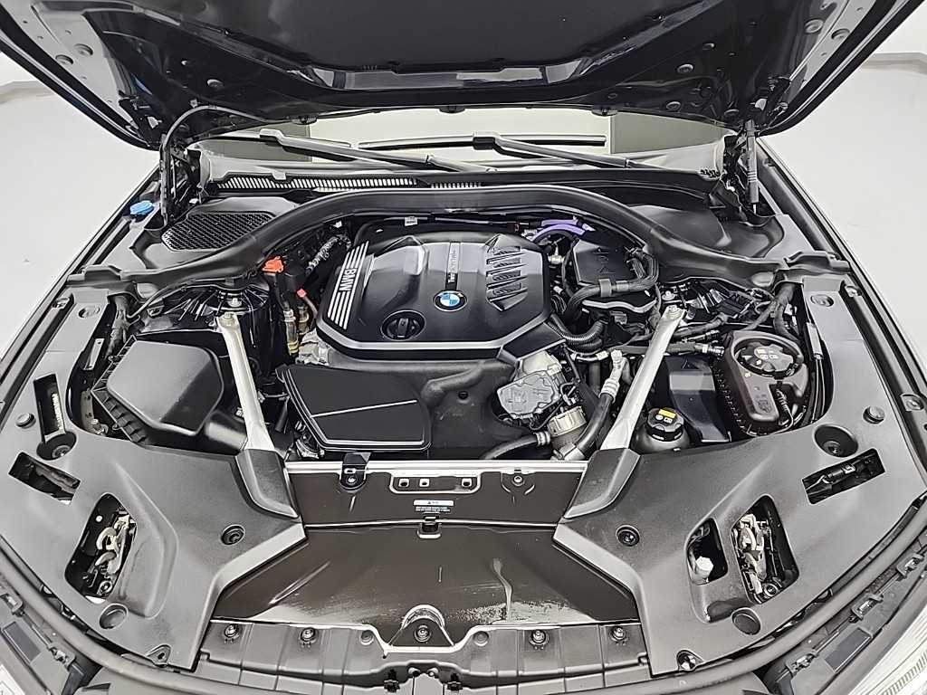 BMW 5 Series - Vista 5