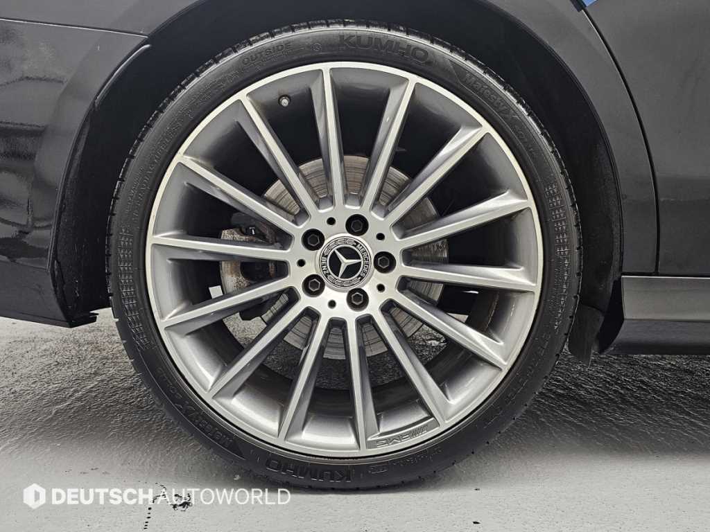 Mercedes Benz E class - Vista 5