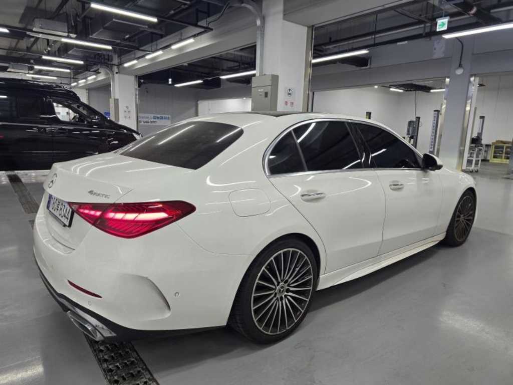 Mercedes Benz C Class - Vista 4