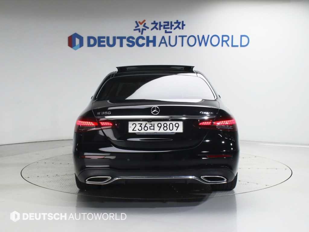 Mercedes Benz E class - Vista 4