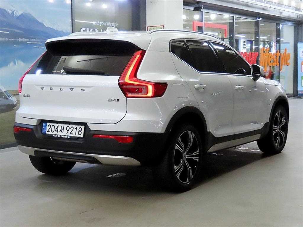 Volvo XC40 - Vista 4