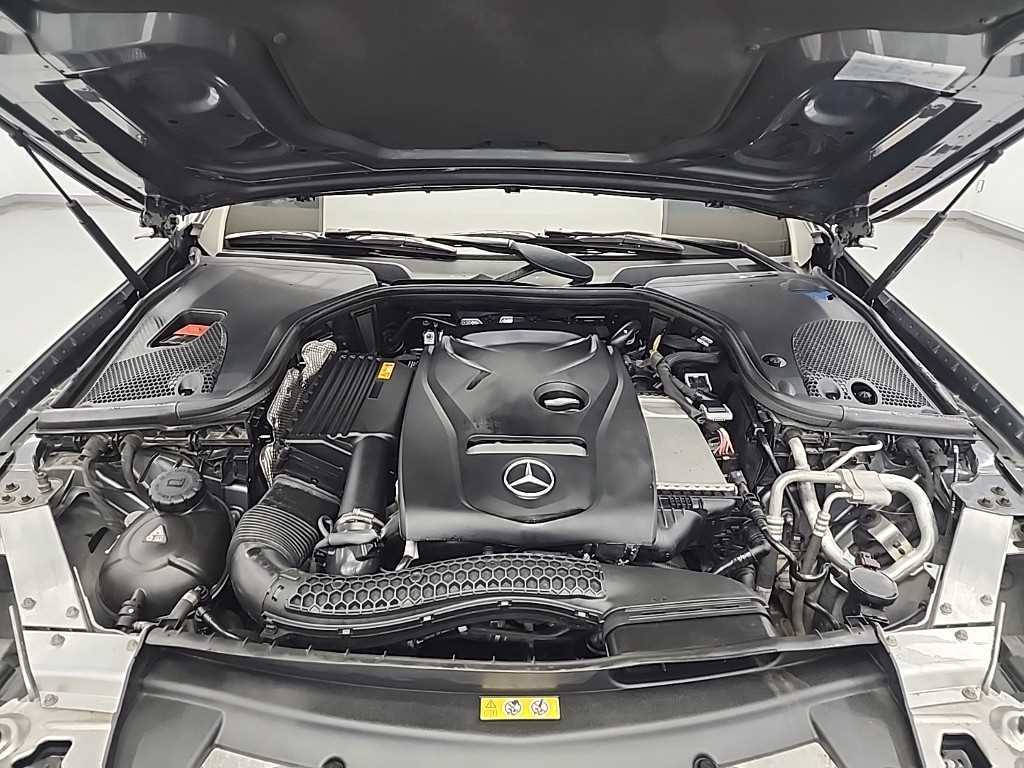 Mercedes Benz E class - Vista 5