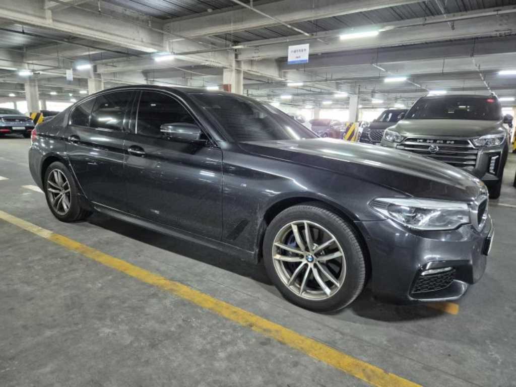 BMW 5 Series - Vista 5