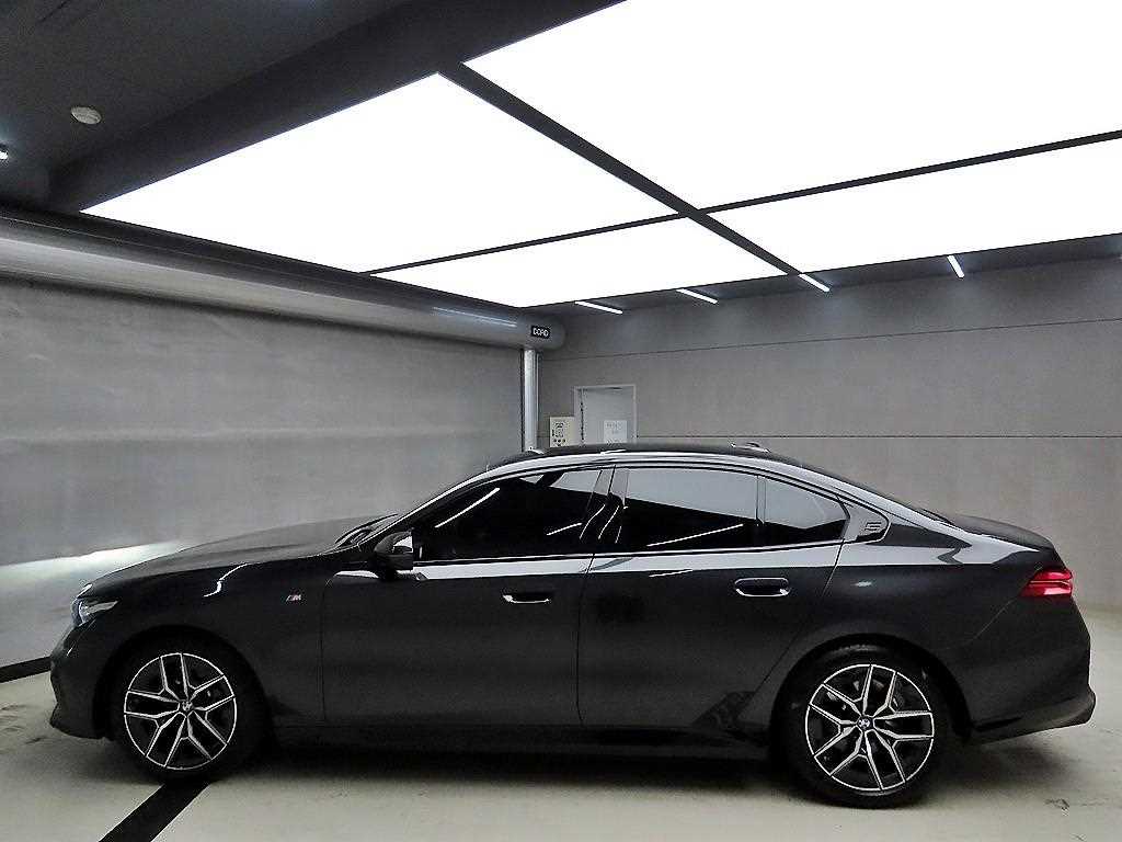 BMW 5 Series - Vista 4
