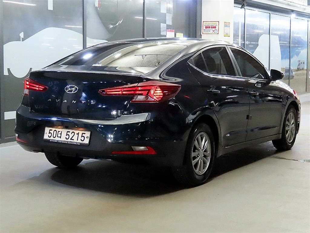 HYUNDAI Avante - Vista 4
