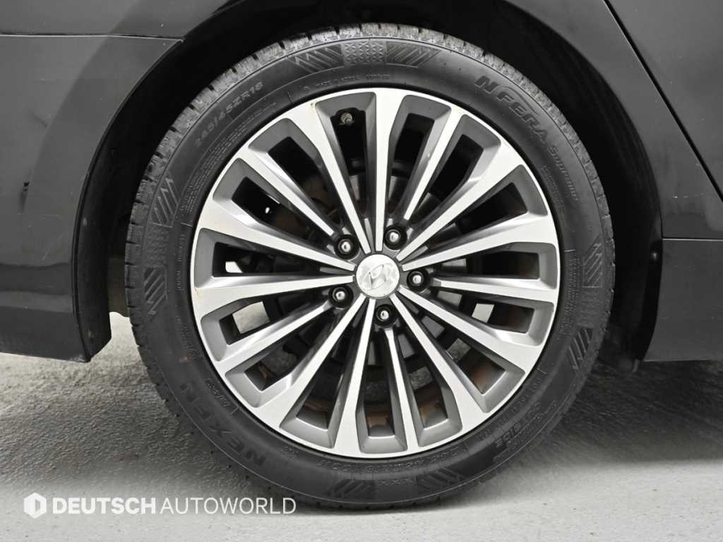 HYUNDAI Grandeur - Vista 5