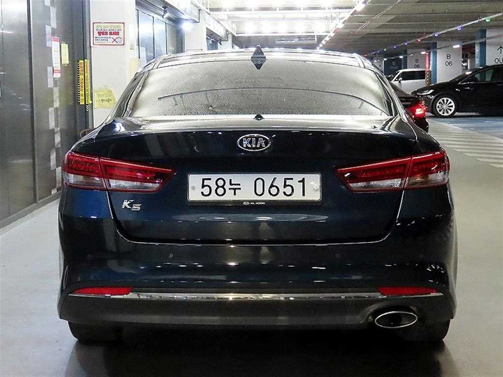KIA K5 - Vista 5