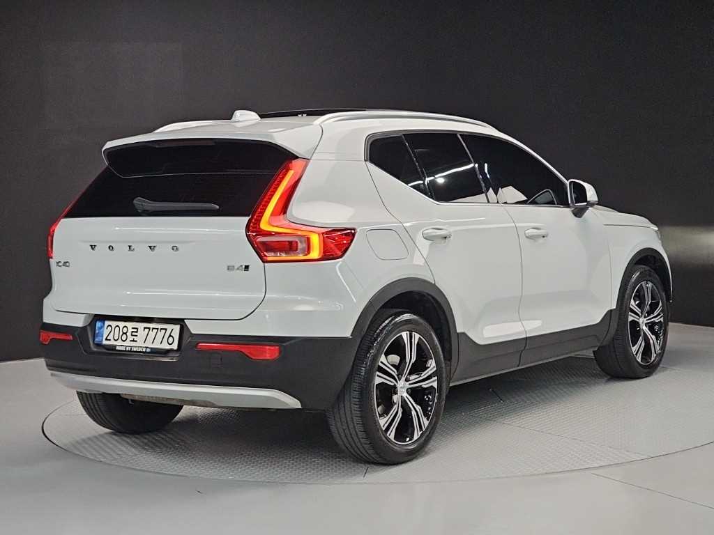 Volvo XC40 - Vista 4