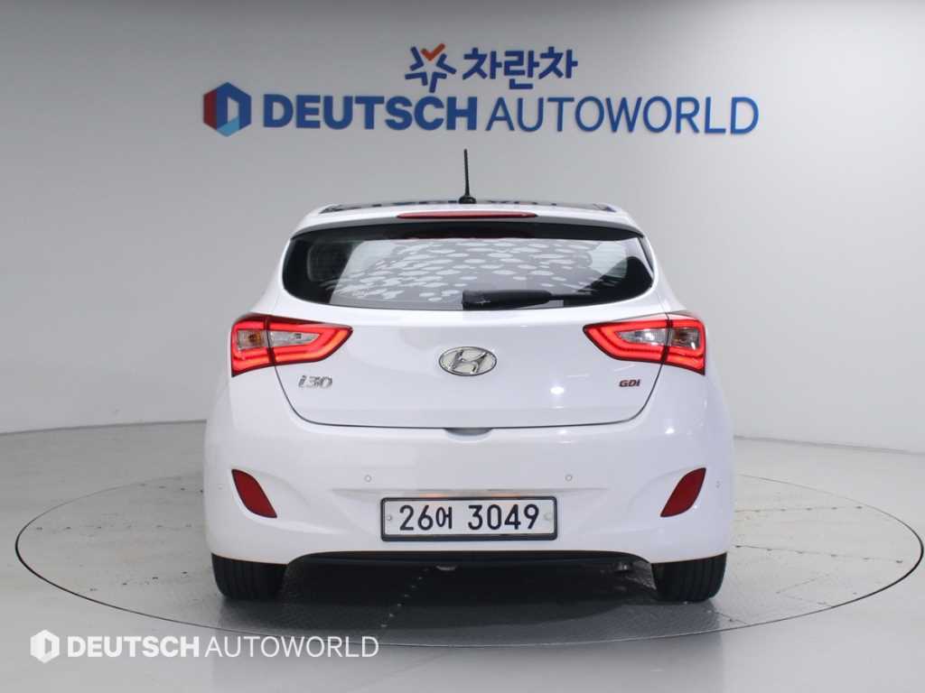 HYUNDAI i30 - Vista 4
