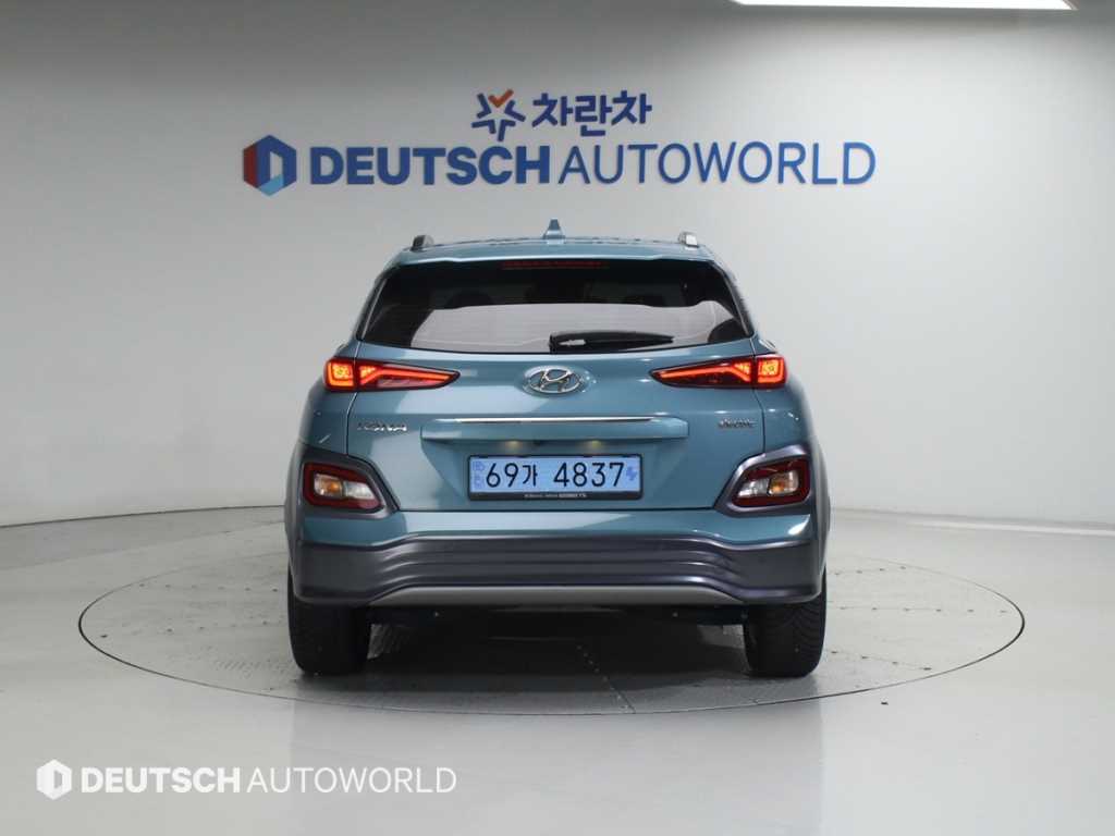 HYUNDAI Kona - Vista 4