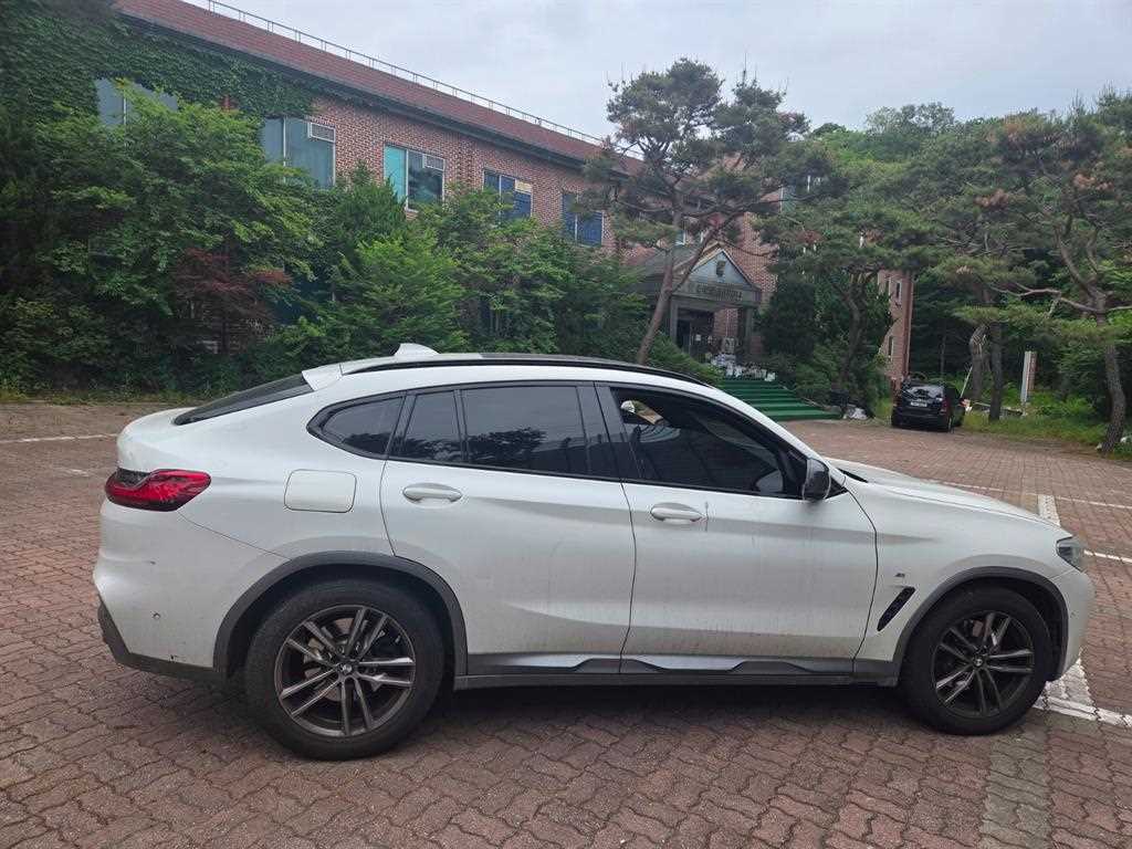 BMW X4 - Vista 4