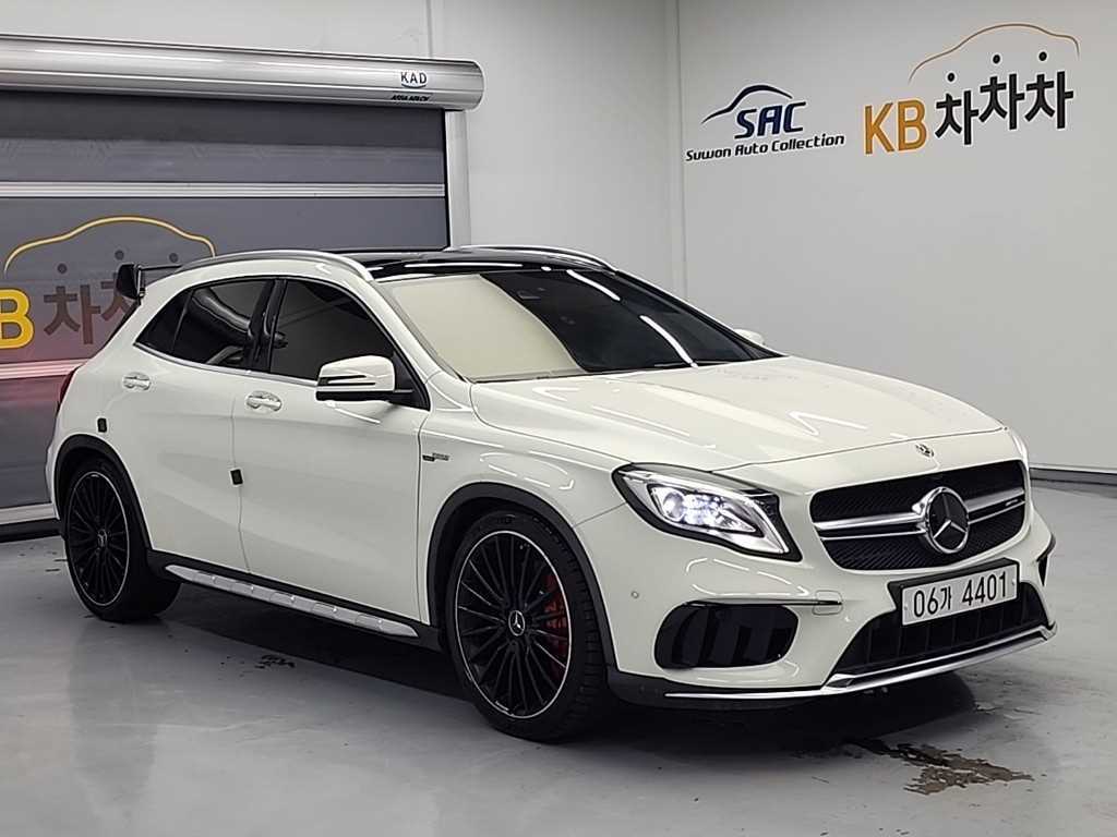 벤츠 GLA 클래스 GLA45 AMG 4MATIC 사진 2/20