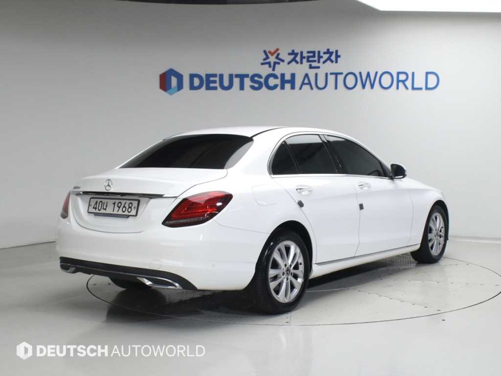 벤츠 C 클래스 C220 d 아방가르드 사진 2/20