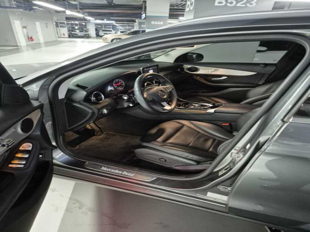 Mercedes Benz GLC Class - Vista 5