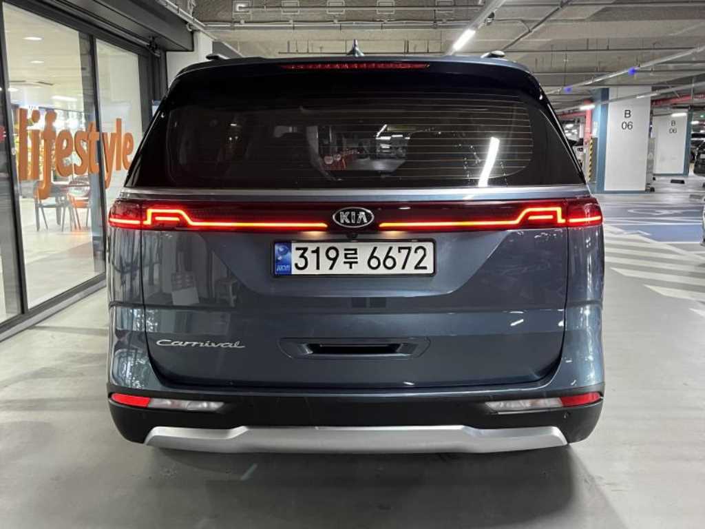 KIA Carnival - Vista 5