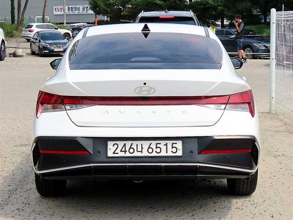 HYUNDAI Avante - Vista 4