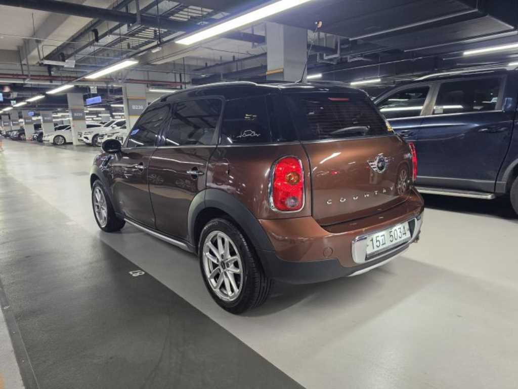 Mini Countryman - Vista 4