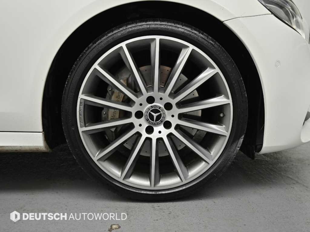 Mercedes Benz E class - Vista 5