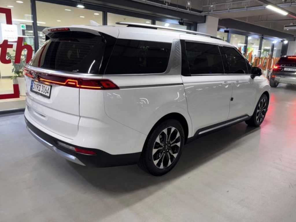 KIA Carnival - Vista 4
