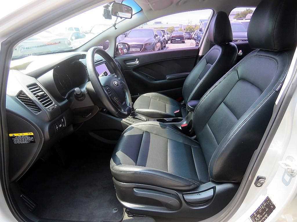 KIA K3 - Vista 5