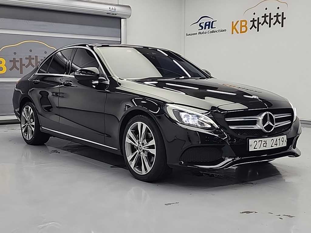 Mercedes Benz C Class - Vista 5