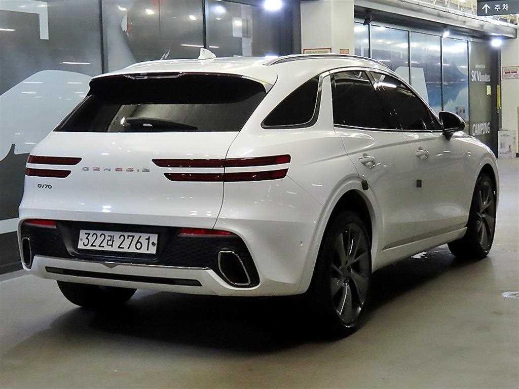 Genesis GV70 - Vista 5