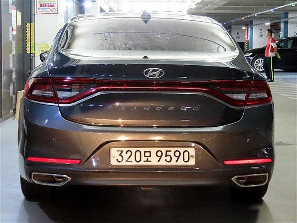HYUNDAI Grandeur - Vista 5