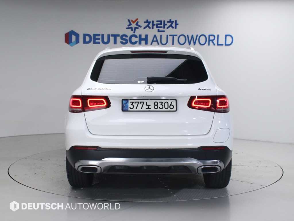 Mercedes Benz GLC Class - Vista 4