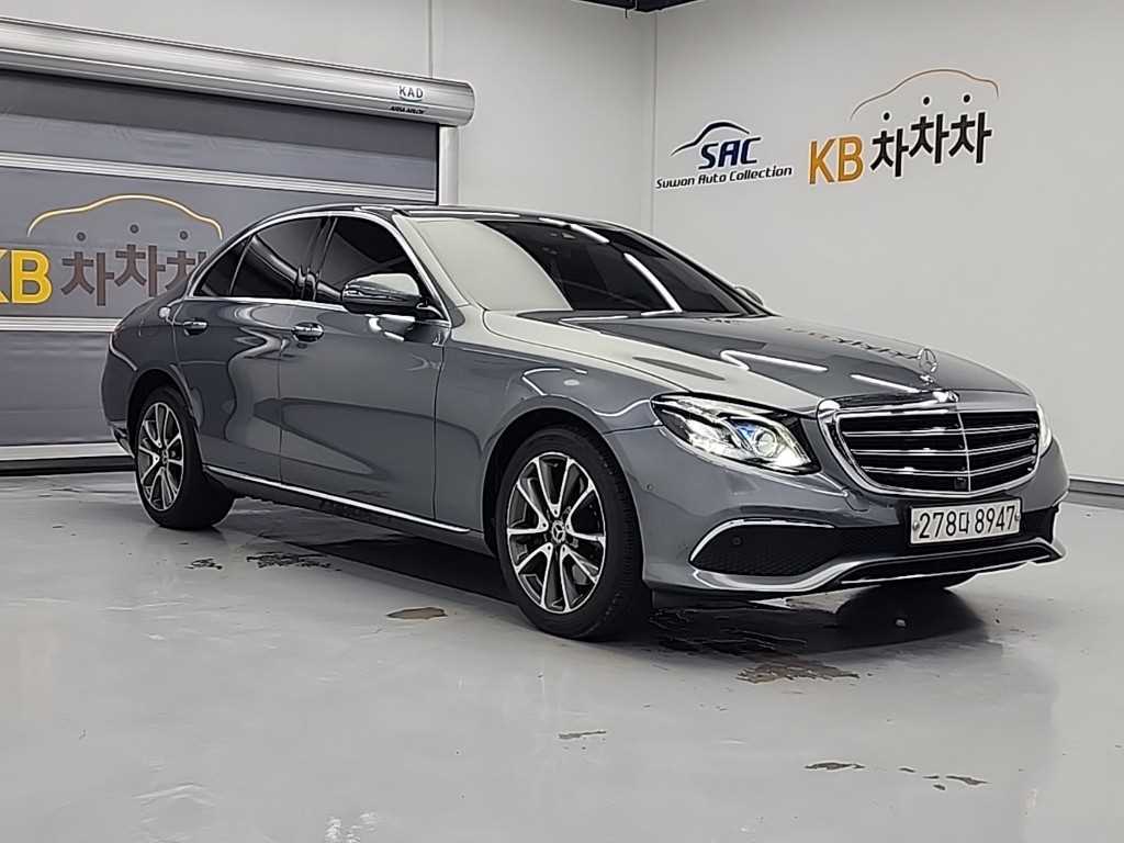 Mercedes Benz E class - Vista 4
