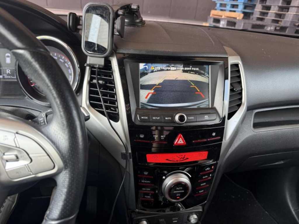 Ssangyong Tivoli - Vista 4