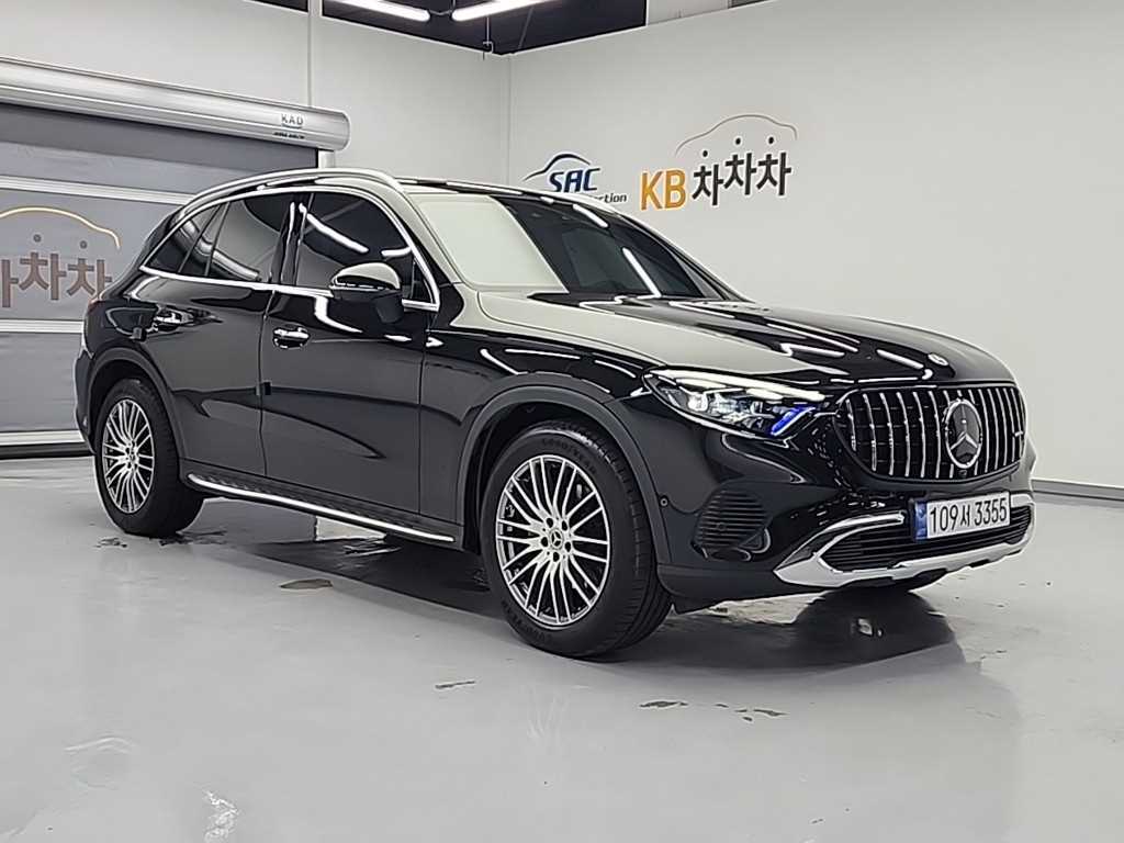 Mercedes Benz GLC Class - Vista 4
