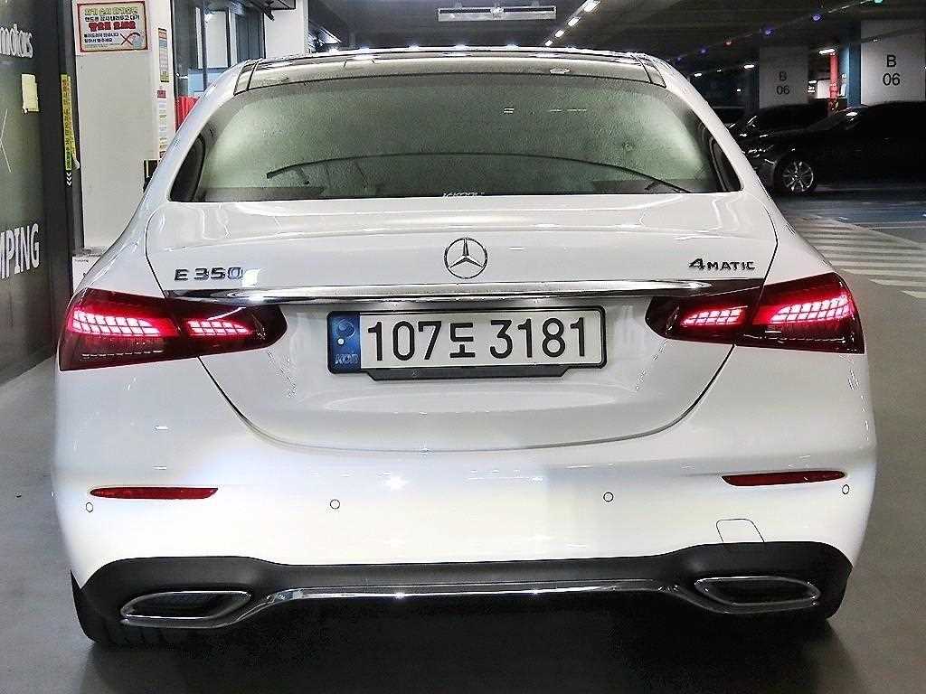 Mercedes Benz E class - Vista 5