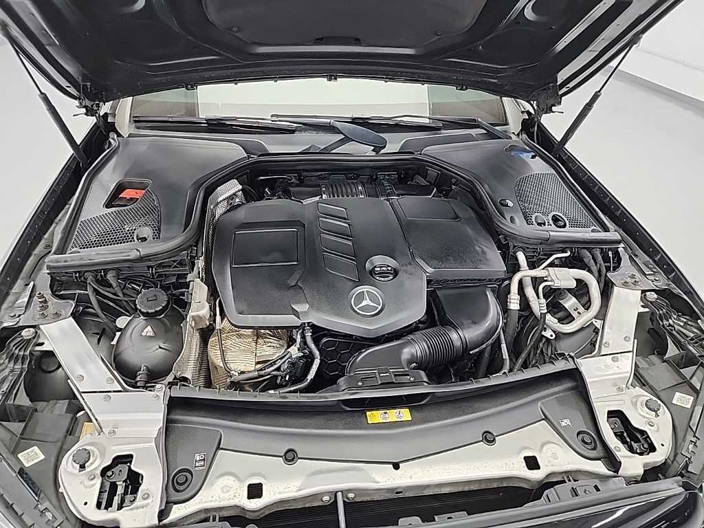 Mercedes Benz E class - Vista 5