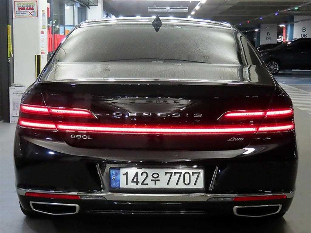 Genesis G90 - Vista 5