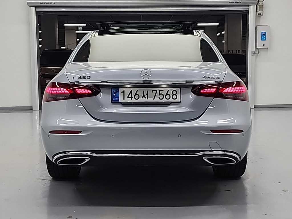Mercedes Benz E class - Vista 4