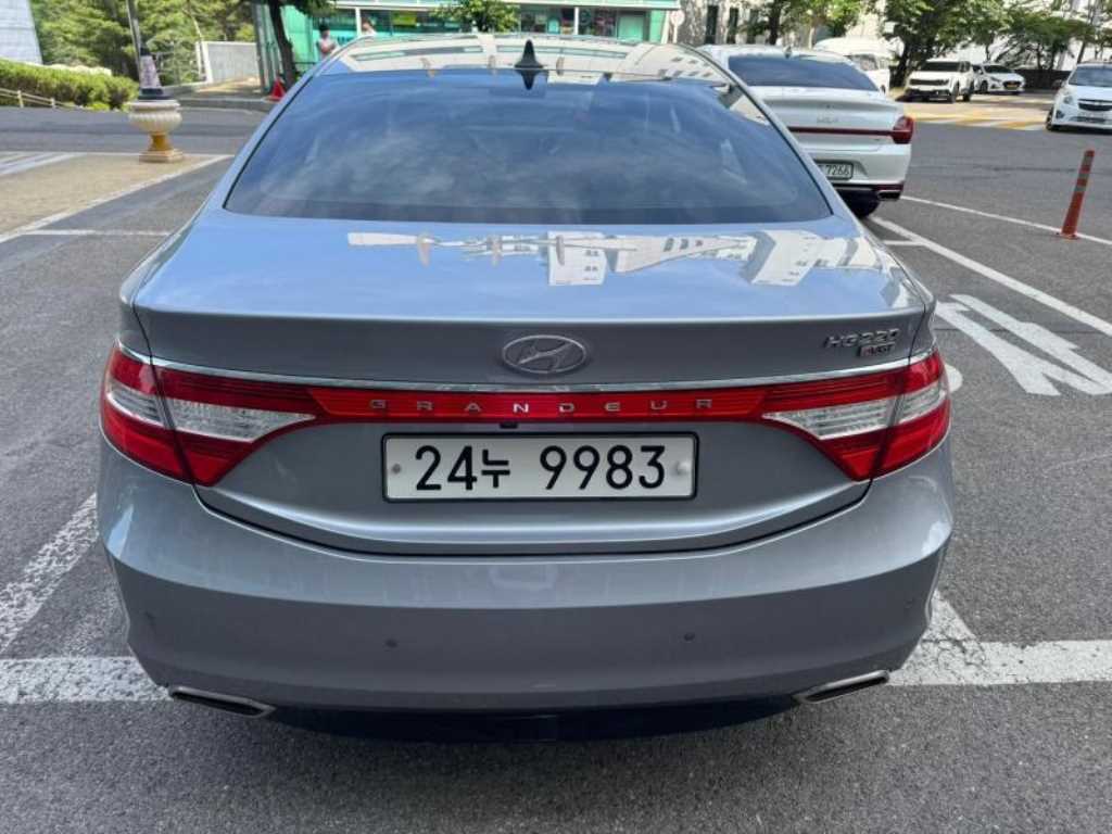 HYUNDAI Grandeur - Vista 5