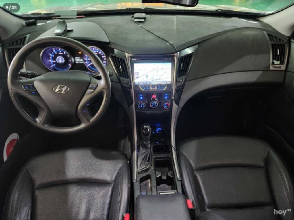 HYUNDAI Sonata - Vista 4