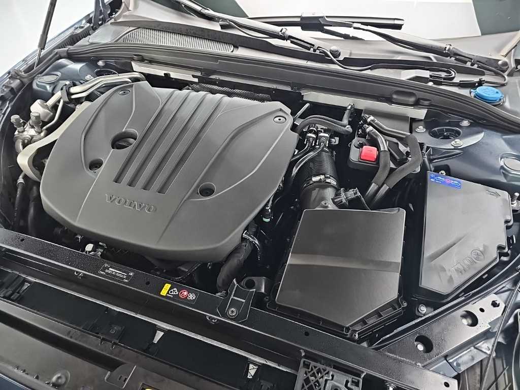 Volvo V60 2.0 B5 AWD 6