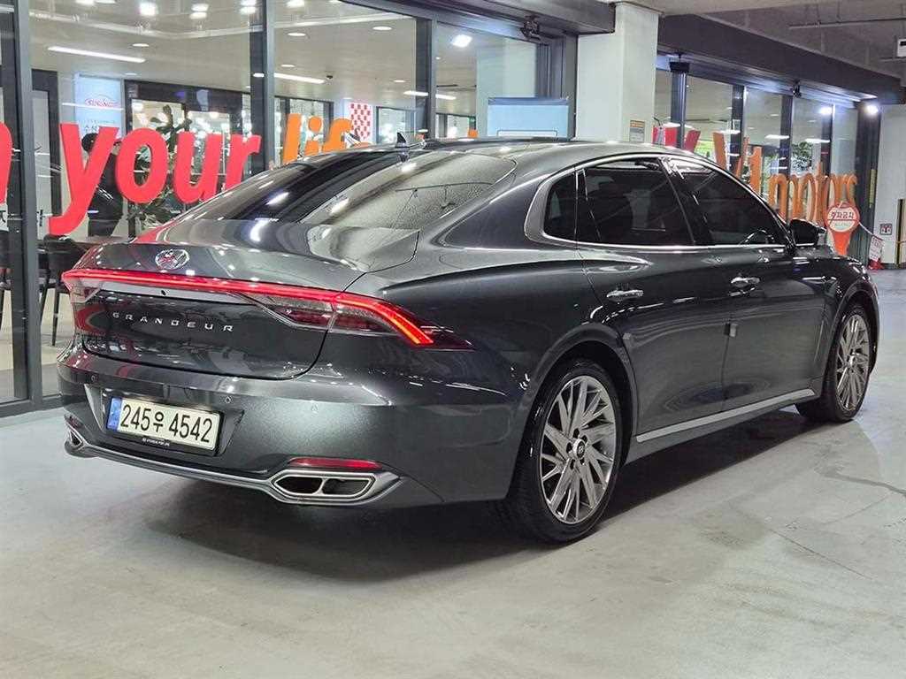 HYUNDAI Grandeur - Vista 4