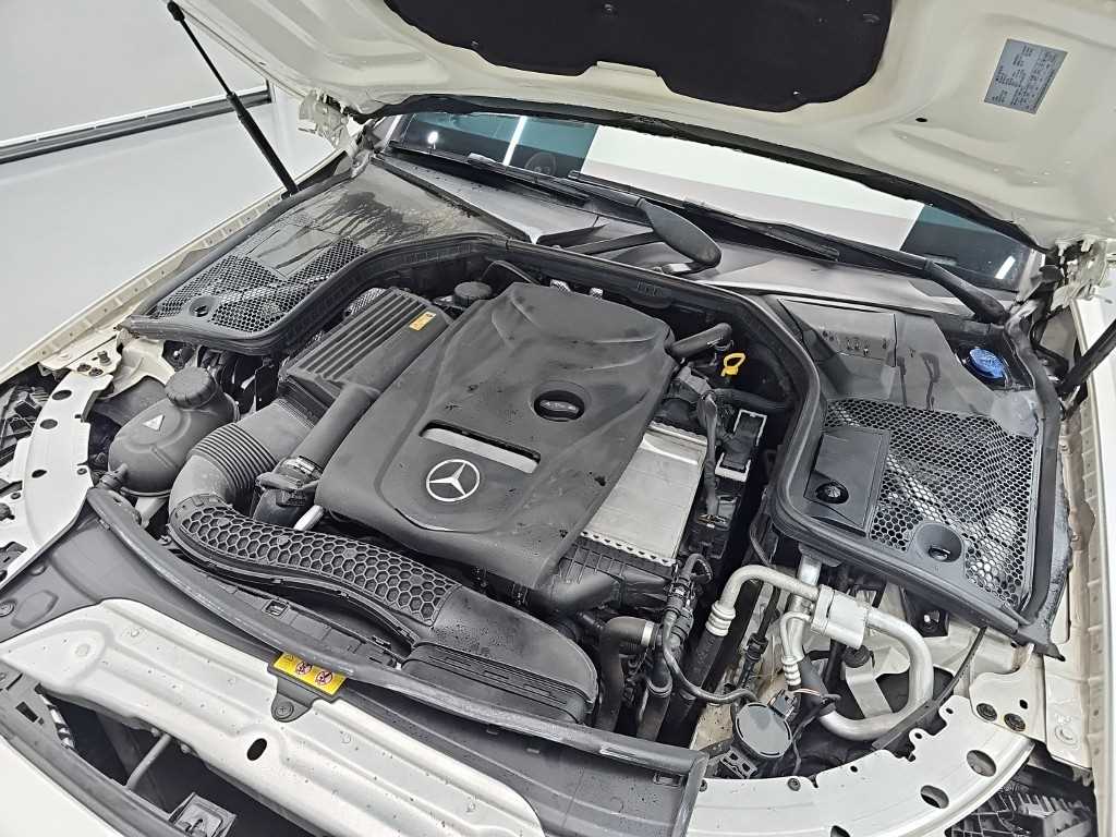 Mercedes Benz C Class - Vista 9