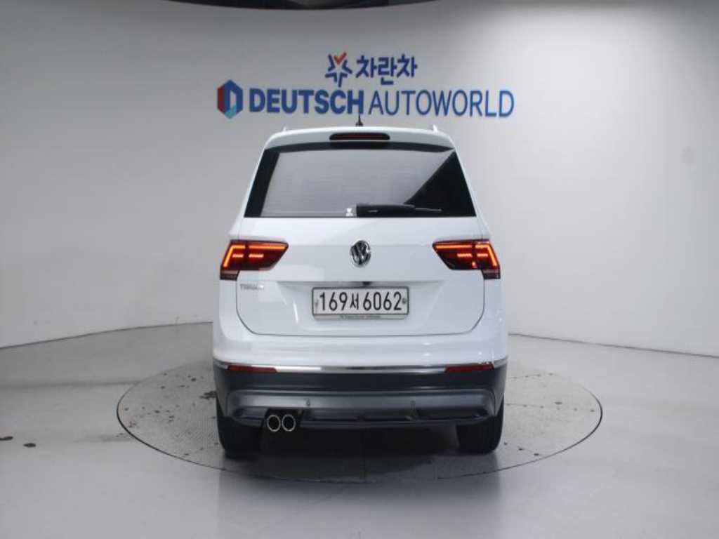 Volkswagen Tiguan - Vista 4